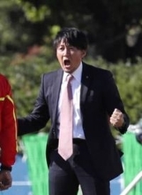 シャワーも弁当もワンコイン…テスト生から監督へ、篠田善之さんが明かす苦労と名コピー誕生の背景【担当記者が振り返るアビスパ福岡の30年】