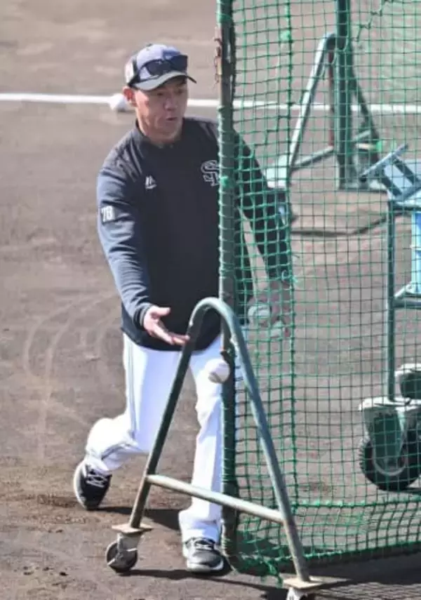 ソフトバンク長谷川勇也新打撃コーチが進める練習改革…「そういう場を提供するのが仕事」新たなメニューの意図とは