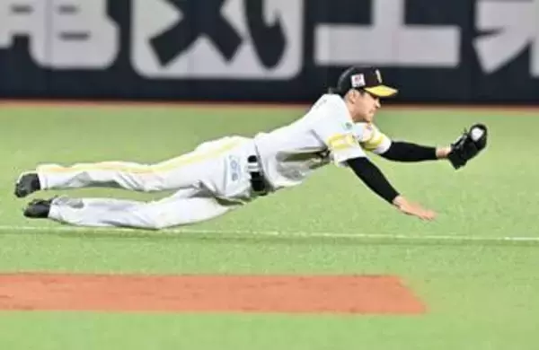 「あれが普通にヒットになっていればこんなにドキドキ…」ソフトバンク小久保監督　ノーノー未遂導いた川瀬晃の好プレー連発に笑顔