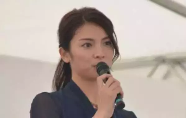 人気ラッパーとの結婚から6年、1児のママ…37歳秋元才加〝すっぴんドアップ〟ショットに「こんなママかっこよすぎ」「お肌つやつやぴかぴか」