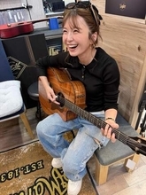 人気アイドルと結婚、出産…40歳〝脚丸出し〟宇野実彩子に「JKに戻った？」「こんな若いママおらん」