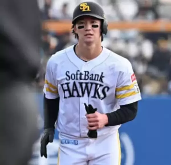 ソフトバンク柳町達、二塁正面当たりで安打マーク　一塁走者の正木智也が守備妨害でアウト