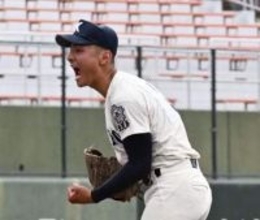 伝統校復活へ前進　鹿児島商のエースが地元での開幕戦で完封　バッテリーを指導するのは元ソフトバンク左腕【九州高校野球】