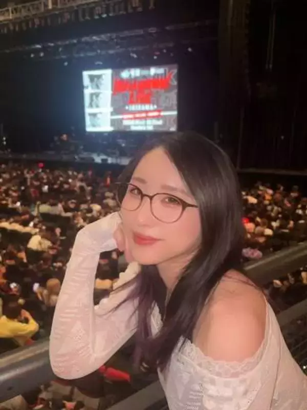 「珍しく写りいいかも!?と思ったけど…」グラビアがまさかのマッチョ猫!?…龍が如く出演・Ksonの投稿写真に「シンクロしてて芸術点高め」「全部笑いに変えるの天才」と反響