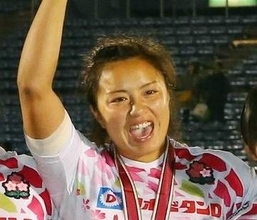 史上初〝選手＆レフリー〟両方で五輪出場の桑井亜乃さんが披露した〝超豪華ラグビー集合ショット〟に反響「木村多江さんいる」「ラグビーって良いね」