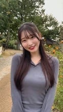 「この服はアウト」〝補聴器つけた天使〟グラドル我妻ゆりか、ピタピタミニ丈に「メリハリ素晴らしい」「揺れてるし」