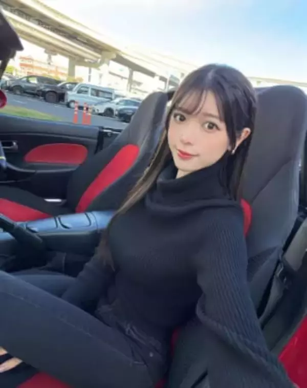 〝令和の文化財級ボディ〟七瀬なな「撮影中にハイキックしてみました」グラビアショットに「すごい破壊力！」「間違って近づいたら、ボコボコになりますね」の声