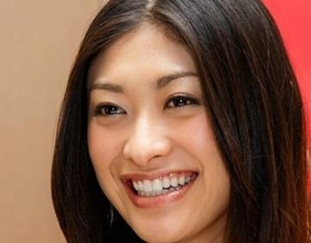「私の知っている山田優さんじゃない」42歳で4児の母〝激ミニ＆生足〟コーデの最新姿に衝撃「もう少し太ってもいいと思う」「別人にみえる」