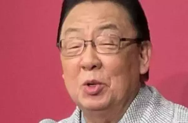 「溶け込んでますね？」30年ぶりに在来線に乗るも…「レモンになってくれないと普通に気づかん」「どこにでもいそうなおじさん」梅沢富美男の姿が話題