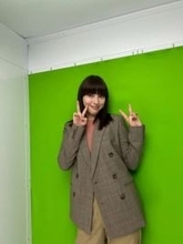 広瀬アリスが21歳年上俳優に〝抱きつき＆顔うずめ〟突然の密着ショットに「どういうこと…」「うらやましい!」「その近づき方は相撲しかない笑」の声