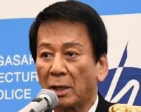 17歳差妻と26回目の結婚記念日、杉良太郎〝夫婦寄り添い2S〟「杉様スタイル良すぎ」「最高のおしどり夫婦」