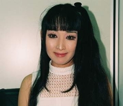 「意外と若い…」「アイメイクは物凄いな」プリンセス天功〝衝撃近影〟が話題「メイク、真似しようかな」