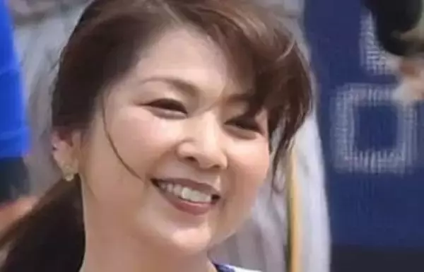 「最後から2番目の旅？」飯島直子＆小泉今日子〝韓国2ショット〟に「やっと実現したのですね」「韓国ドラのワンシーンみたい」と反響