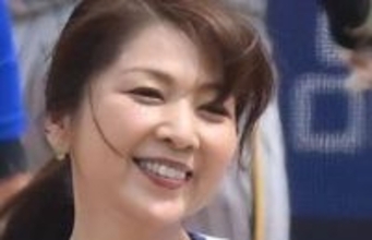 「最後から2番目の旅？」飯島直子＆小泉今日子〝韓国2ショット〟に「やっと実現したのですね」「韓国ドラのワンシーンみたい」と反響