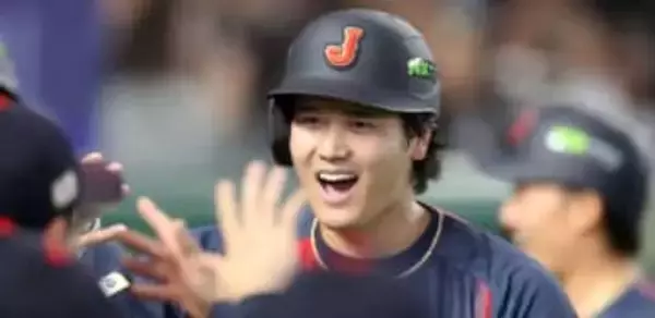 「大谷の気遣いに泣ける」大谷翔平、満塁ホームラン後の〝熱男ポーズ〟に大反響「マッチがいい笑顔」「ホークスファン涙出る」「抹茶ポーズよりスタジアムが盛り上がるのでは？」