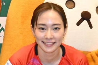 「デカ！ん!?」「ずっしり感が凄い」石川佳純〝特大スイカショット〟に反響「なんか夏ですね！」「それにしても大きい」