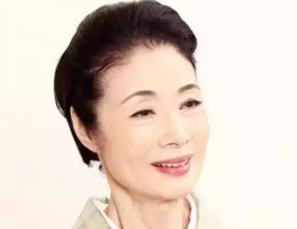 父は人間国宝、母は名女優…寺島しのぶ、フランス人の夫と〝息子の観劇2ショット〟「この写真は…」「そっくり」「藤さんかと思った!!」