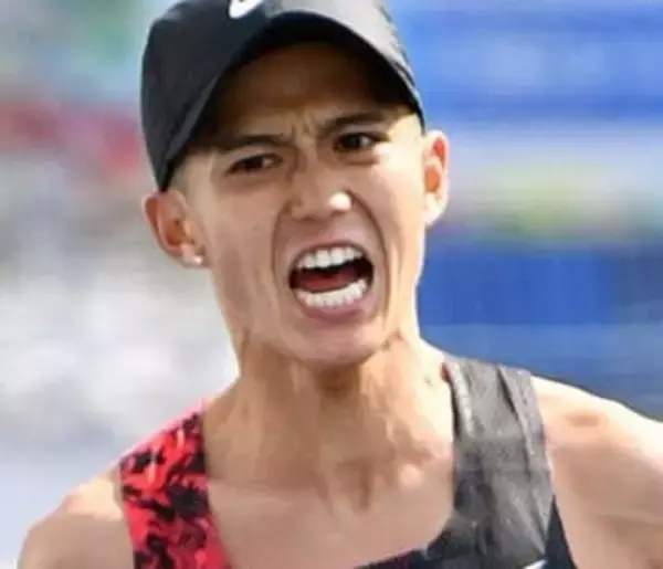 「あら、タトゥー入ってたんだ」鎖骨、腕にがっつり…大迫傑の上半身に衝撃！「ごっついな」「初めて知った」反応様々