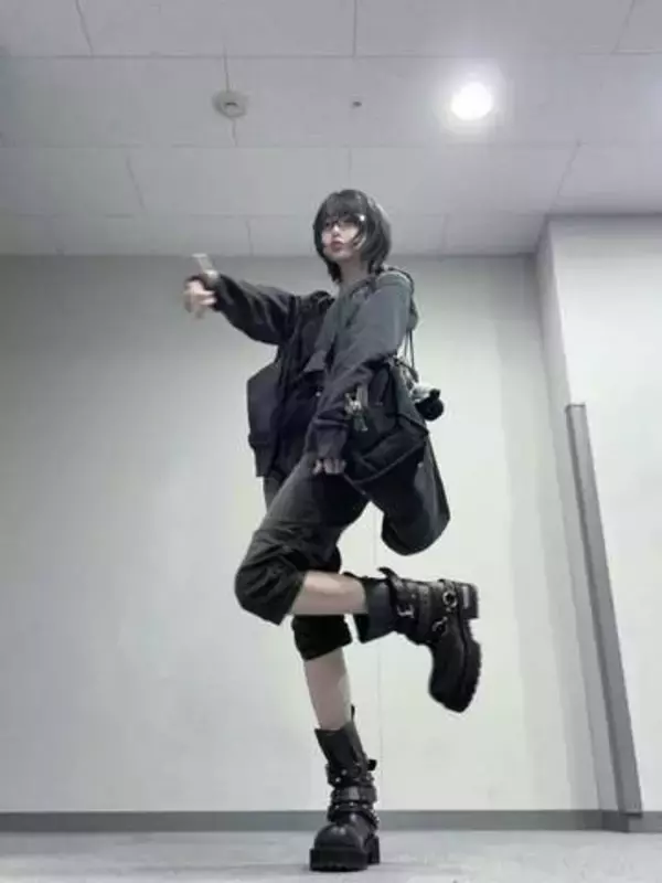 「まさに惡の華！」あのちゃん〝劇的イメチェン〟赤ドレス姿が話題「あのちゃん赤似合うよね」「妖艶」「まさに主演という雰囲気」