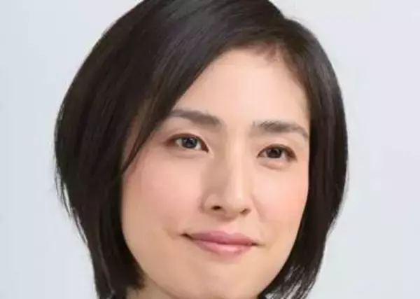 「圧巻…」天海祐希〝驚異のY字バランス〟に衝撃…共演俳優との2Sに「余裕のある右腕と笑顔…」「58歳でこれ…」「指先までキレイ」「さすが姐さん」と反響続々