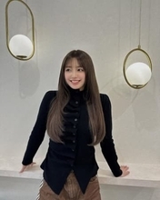 「香音ちゃんの脚線美は最強！」父はタレント、母は元アイドル…〝ミニスカ〟24歳女優に「くぎ付け」「激メロなんだけど…」の声