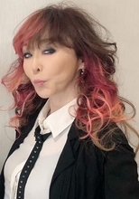 「ハマってる」〝永遠のロック姐さん〟杏子が置屋の女将に！別人級姿に「粋ですね〜」「声と迫力がぴったり」