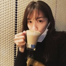 「めっちゃ笑顔」ソファでくつろぐ永野芽郁〝まったり最新ショット〟に反響続々「新しい魅力」「久しぶり」