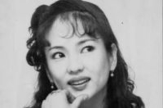 「ますますママに似てきたね」中村雅俊＆五十嵐淳子の36歳三女〝神秘的なモデルショット〟に反響「格好いいです」「クールだね」