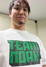 「なんて日だ！」プロレスラー・小峠篤司が〝やっと会えた〟人気芸人との2ショットに反響「どっちが本物の小峠さん？」「2人とも嬉しそう」