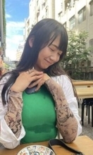 〝エンジンルーム〟にすっぽり！9頭身軟体女優の新技に「凄い」「入れるんか～い」「何処でも入れるやん」の声