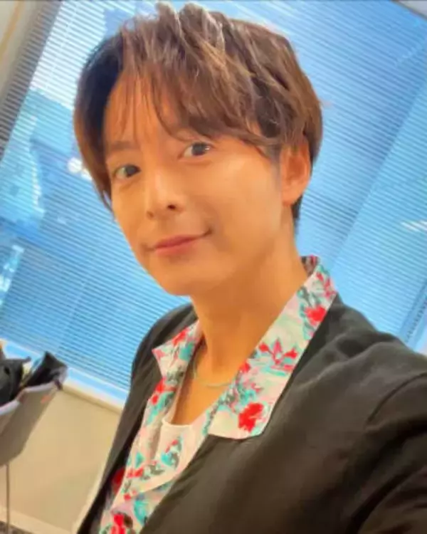 親戚は小池徹平、父は〝必殺〟俳優…31歳人気アイドルの〝私服〟にファン騒然！「メンバーが選んでくれた服着てる？」「計画がなんの役にも…」