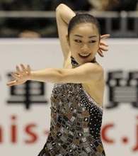 「誰か分からなかった」「別人では」元フィギュア女子キム・ヨナさん〝雰囲気ガラリ〟35歳になった現在の姿に「すごいスタイル」「確かに女王」