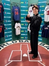 「親戚なんです！」〝名バイプレーヤー俳優〟と親戚2Sの劇団四季俳優・大家征也に「びっくり」「素敵な笑顔が似てる…」「なんと！」の声