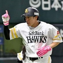 「ちょっと事情があって」　ソフトバンク小久保監督、3安打3打点の柳田悠岐を3回限りで交代の理由を説明