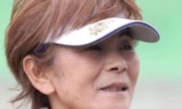 「ホテルでノックとは発想が神」72歳の宇津木妙子さん〝着物で速射砲ノック〟に大反響「AIかと思った笑」「これを受けられる人幸せ」