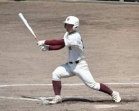 福岡大大濠の9番打者が2試合で4打席連続安打　準決勝は2打点で勝利に貢献「クサらず努力」と監督評価　高校野球福岡地区大会