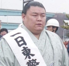 脳梗塞で入院、現役引退後には胃袋切除で40キロ減...58歳貴闘力さん〝現在の姿〟に反響「壮絶すぎる」「ご病気だったんですね」「回復されて良かった」
