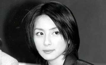 「結婚3回目なの初耳‼」人気俳優と子連れ再婚、難治性疾患発症…奥菜恵〝お忍び相撲観戦〟姿に「枡席ですか!?」「相撲好きなんだ」の声