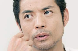 「あっほんまや！」「奇跡の64歳！」鼻下に〝大人ニキビ〟久保田利伸に騒然「ドアップに拡大して隅々まで見た笑」「これは青春の芽吹き」