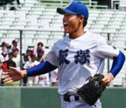 飯塚が選抜出場の長崎西にサヨナラ勝ち　背番号10が好救援　エースナンバー奪回へ猛アピール【高校野球春季九州大会】