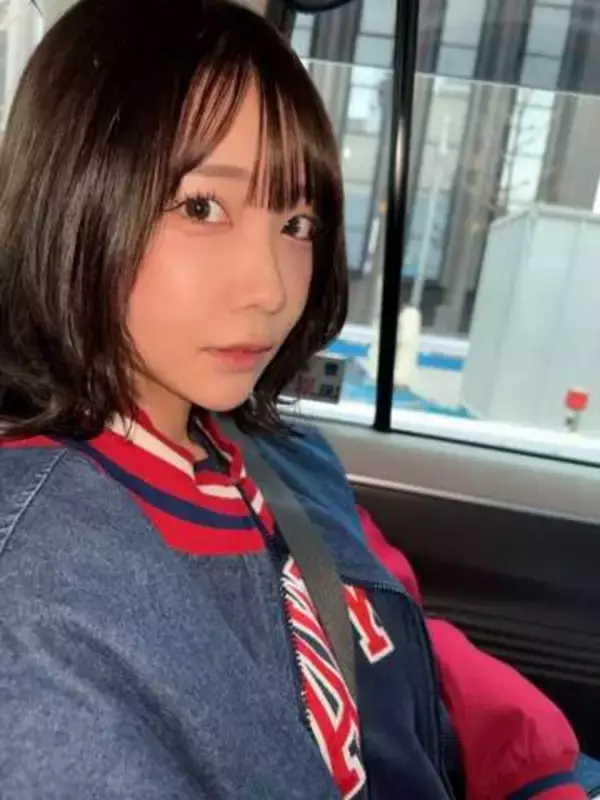 「人類史上初の持ち方だよ」大胆〝書き初めショット〟のグラドル天羽希純に「攻めすぎ」「ビビったわ」の声
