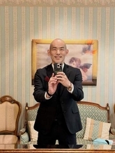 がん乗り越え歌手デビューから19年、木山裕策〝58歳誕生日ショット〟に「いつまでも元気な歌声を届けて」「鬼レンチャン頼みますよ〜」