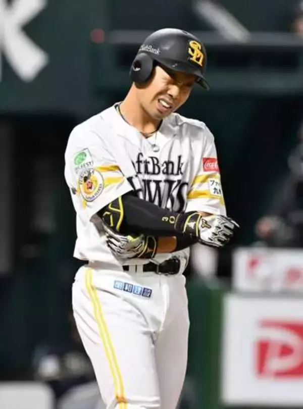「骨には異常がないだろう」ソフトバンク小久保監督、右肘死球で途中交代の近藤健介について説明　「病院に行く予定はない」