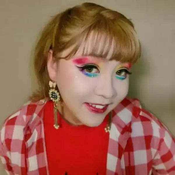 「マツコ会議」でブレイク⇒突発性難聴・メニエール病併発⇒テレビからYouTubeへ…ぺえ〝すっぴん〟近影に反響「生きてる…!!!って感じる写真」