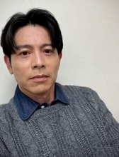 夫は「ひさし」に改名の吉沢悠…結婚13年・45歳モデル妻の〝お散歩ショット〟に「透明感」「素敵」の声