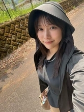 「今日も刺激強いぞ」ベトナムで大胆〝肩出し現地コーデ〟ショット森崎真奈「正にエキゾチック」