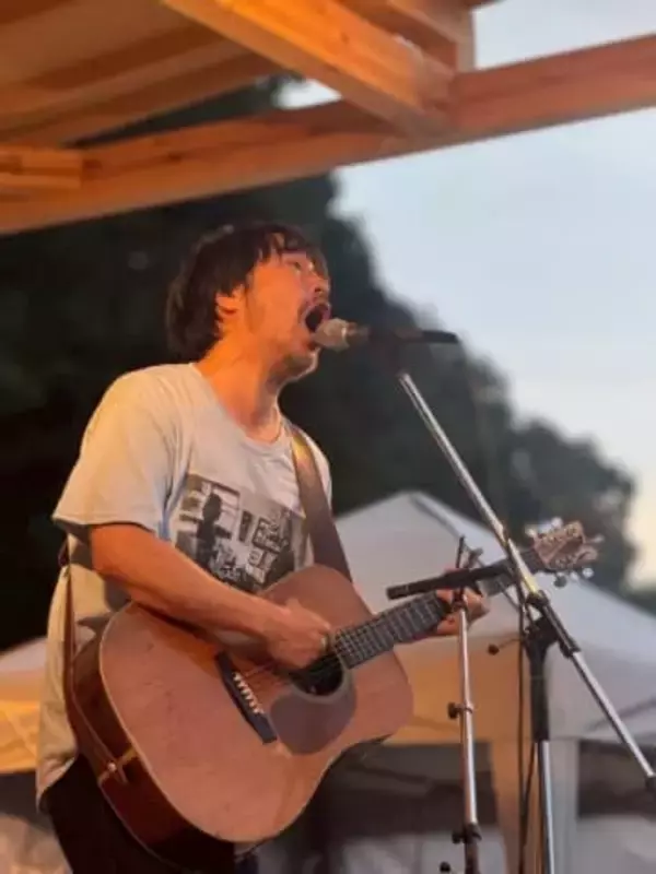 「母が帰ったあと冷蔵庫を見ると…」人気ロック歌手の〝心温まる〟母親とのエピソードに反響「こんなの泣いちゃう」「ありがたいね」「お母様可愛い…」