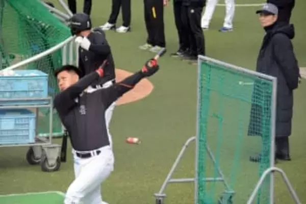 ソフトバンク王会長が育成2年目の大砲候補に打撃指導「どんな体の人でも」大事なこととは