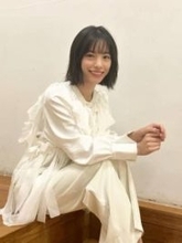 「誰かわからん」「見事に紛れてる」當真あみ〝お忍び〟ライブ観戦ショットに反響「人気女優さんも推しの前ではふつうの女の子」