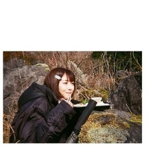 「ええんか？これは？」浜辺美波〝26歳誕生日〟報告ショットに反響「すっかり大人に…」「無加工なのに一般人との違いを実感」